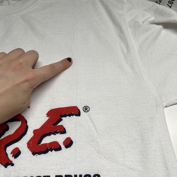 D.A.R.E T-Shirt Large Resists Drugs and Violence American Flag White Top Dare - Picture 6 of 10